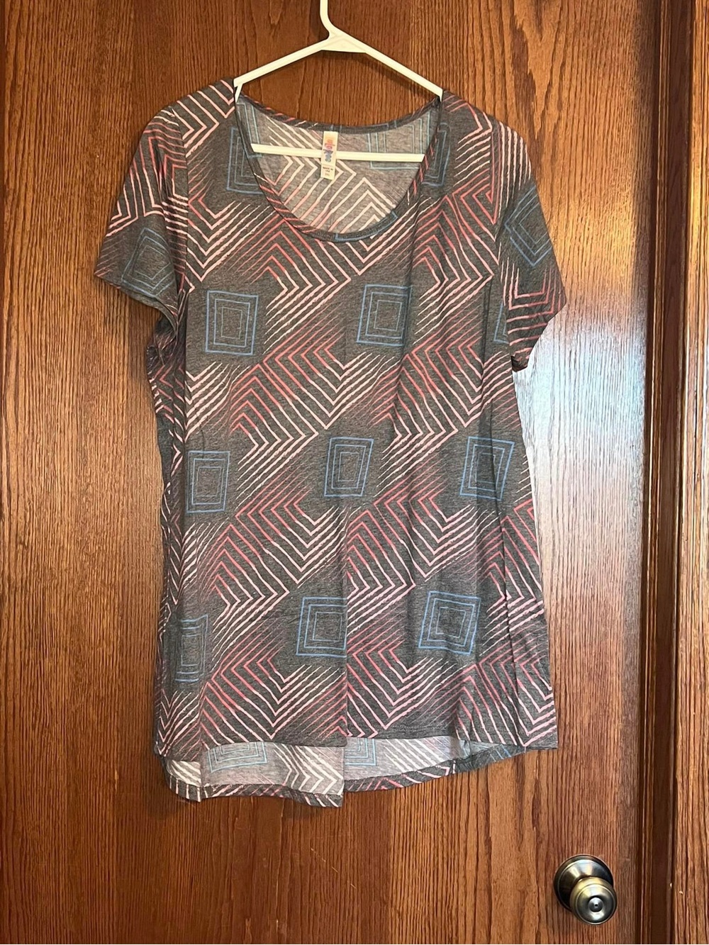 LuLaRoe Short Sleeve Tee in Gray with Coral & Blue Geometric Print